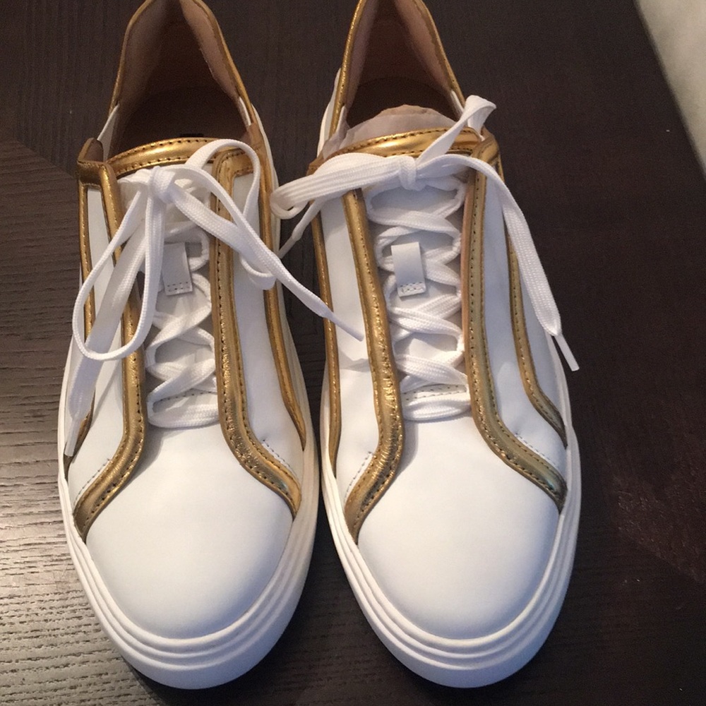 Stuart weitzman tennis shoes